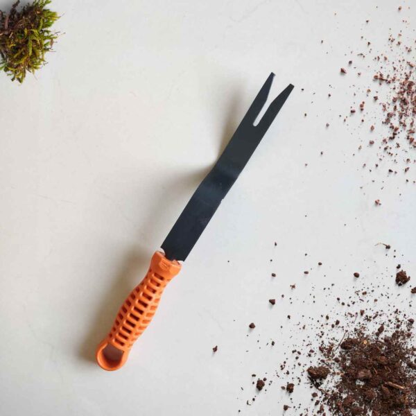 Flat Hand Weeder 2